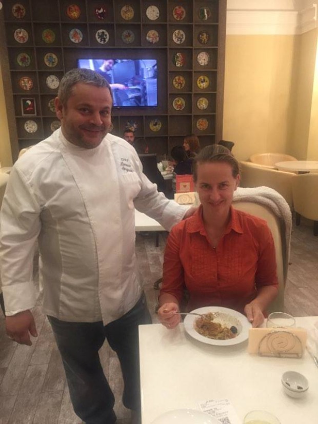 Шеф из Италии Лоренцо Страппато приготовил пасту для гостей "Пломбира" 
